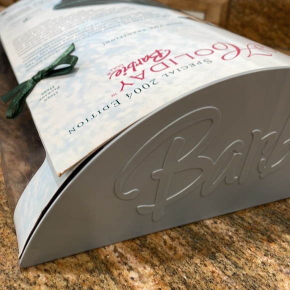 NIB Special Edition 2004 Holiday Barbie- green dress - Picture 5 of 12